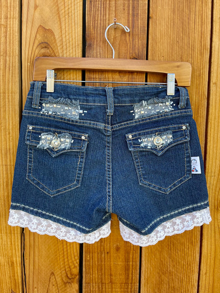 Ladies Shorts bee patch Size 9