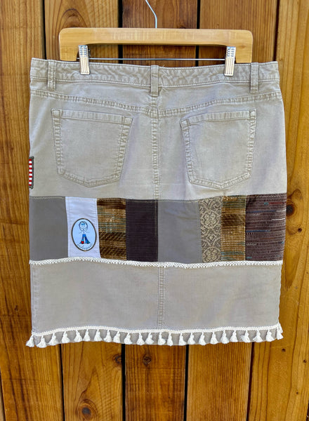 Ladies Skirt tan corduroy with a flag patch Size 12