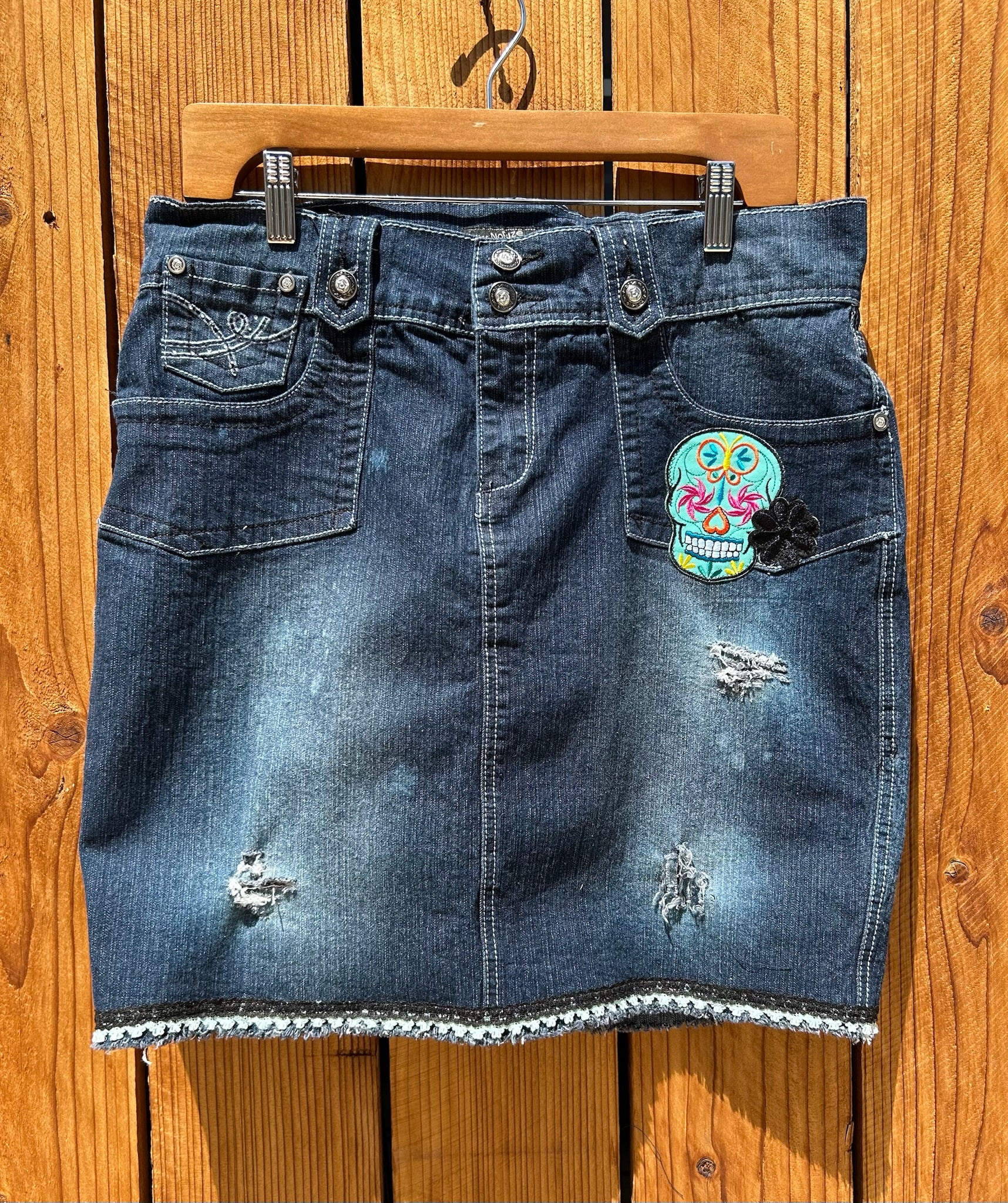 ladies skirt sugar skull Size 12