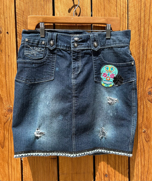 ladies skirt sugar skull Size 12