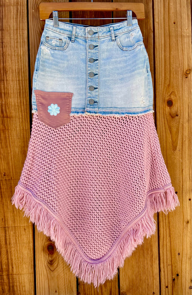 Ladies Skirt pink sweater Size 23