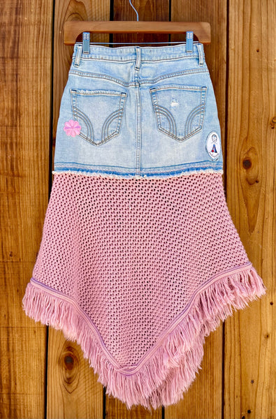 Ladies Skirt pink sweater Size 23