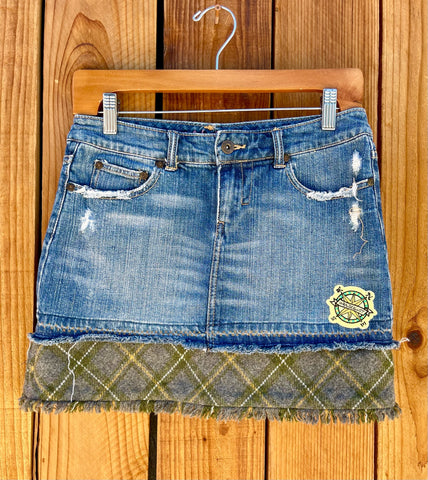 Ladies Skirt plaid green and gray wool Size 3