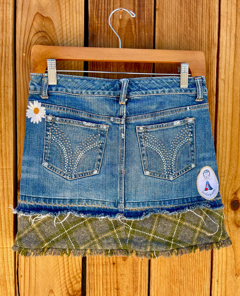 Ladies Skirt plaid green and gray wool Size 3