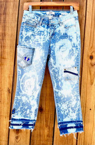 ladies capris blue bees Size 2P