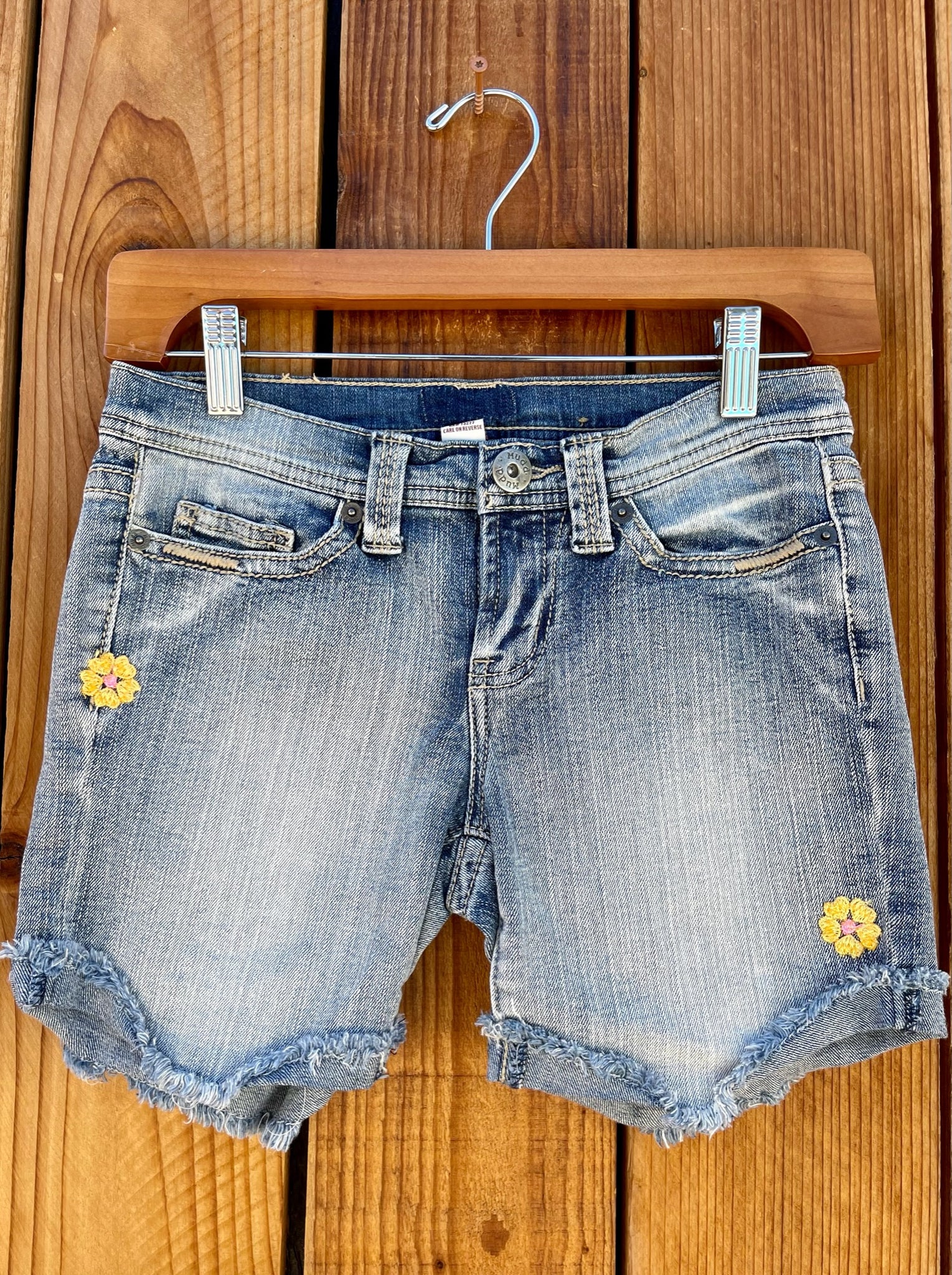 ladies shorts life Size 3