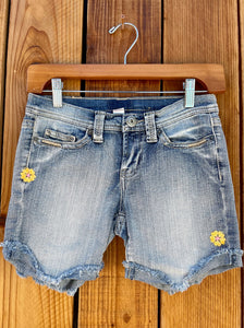 ladies shorts life Size 3