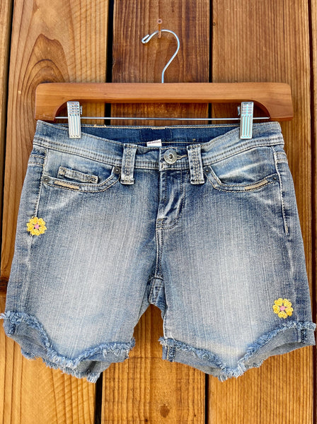 ladies shorts life Size 3