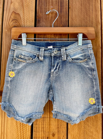 ladies shorts life Size 3