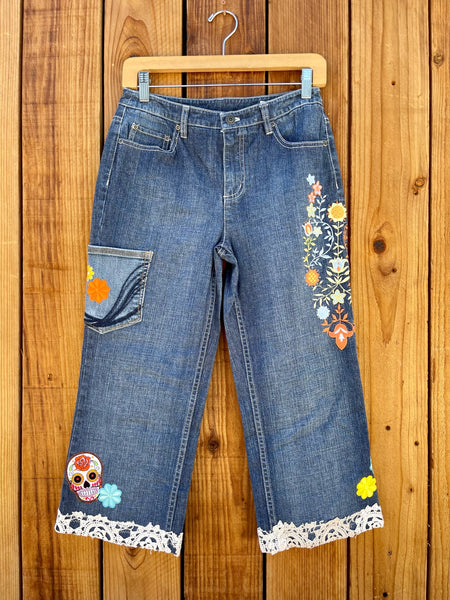 Ladies Capris orange stitch Size 4