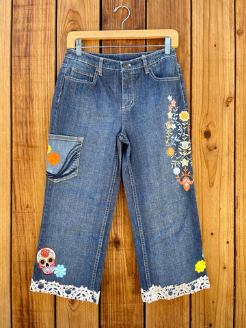 Ladies Capris orange stitch Size 4