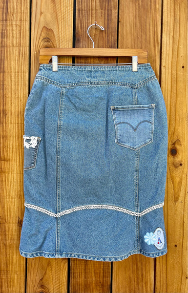 ladies skirt blue and white Size 10