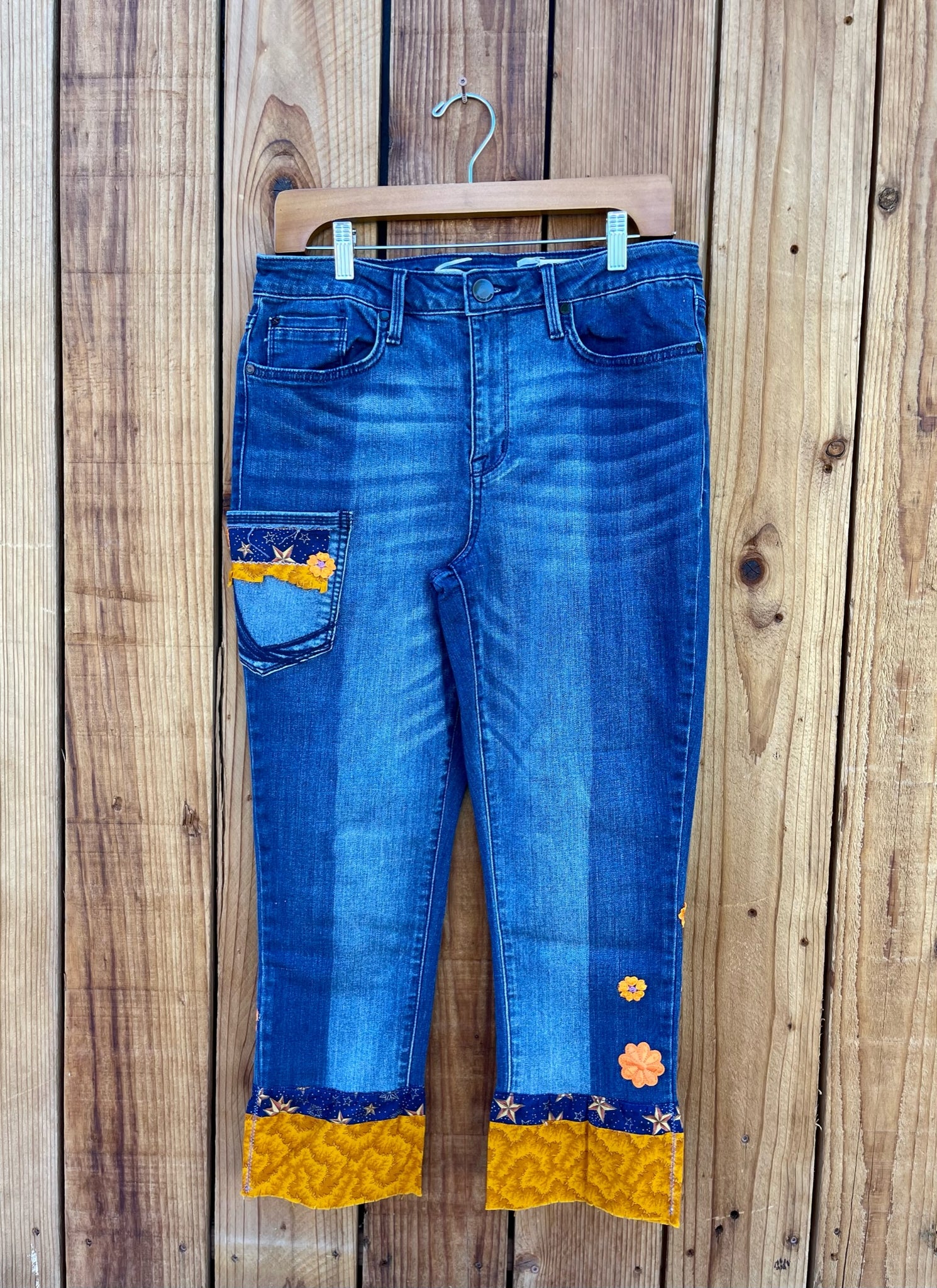 Ladies Capris orange/navy Size 12