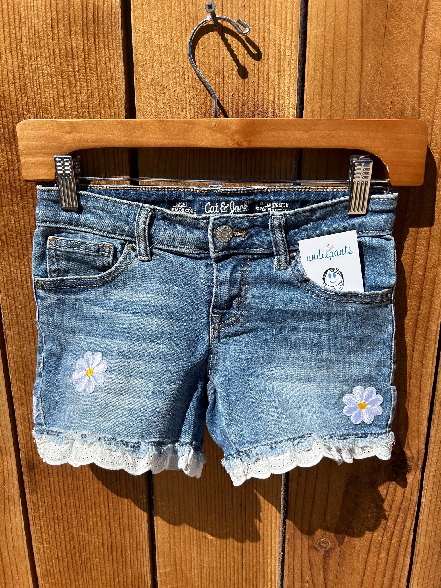Girls Shorts Blue and white daisy Size 7/8