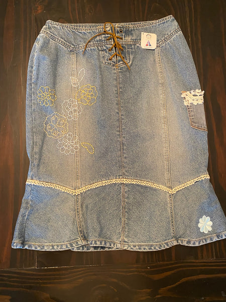 ladies skirt blue and white Size 10