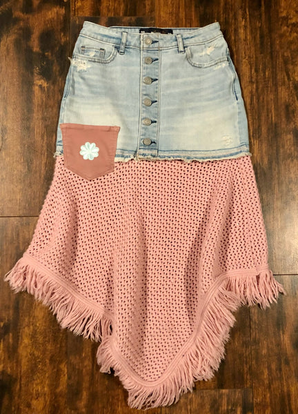 Ladies Skirt pink sweater Size 23