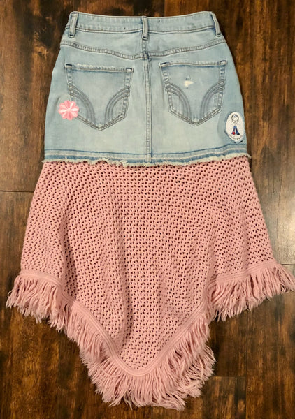 Ladies Skirt pink sweater Size 23