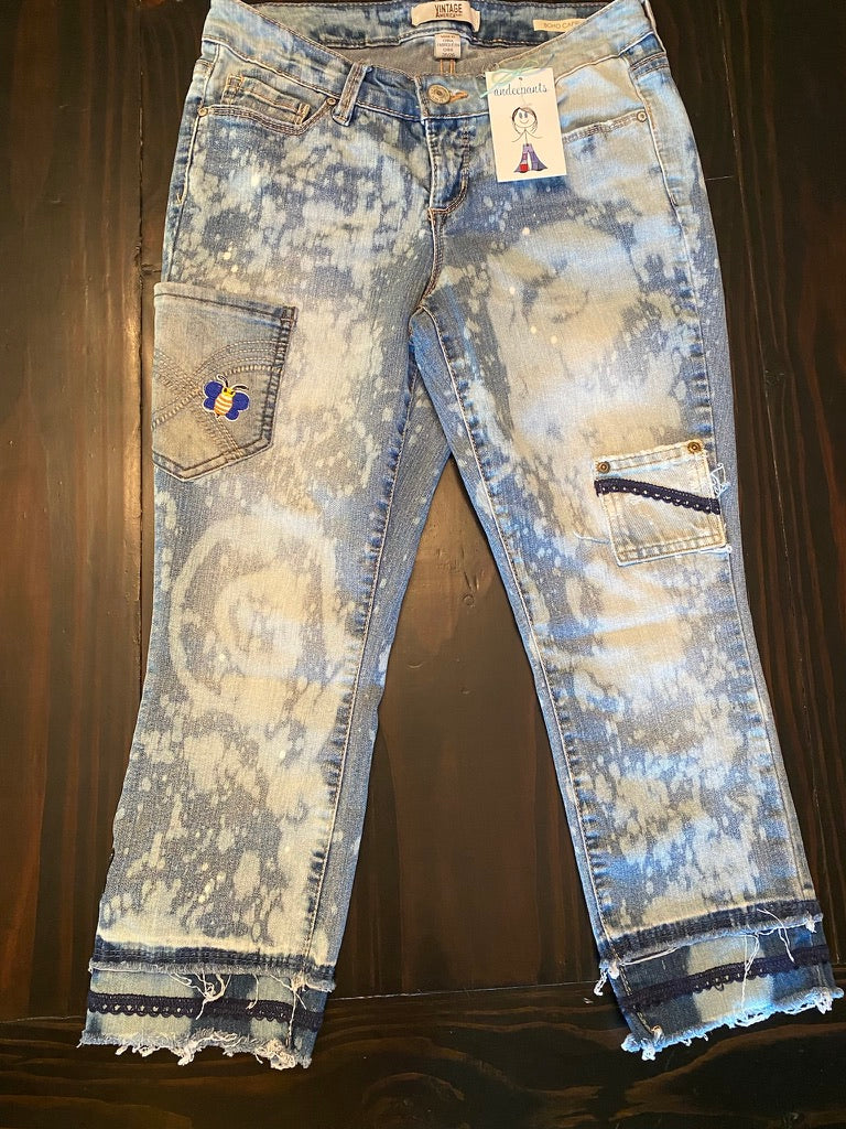ladies capris blue bees Size 2P