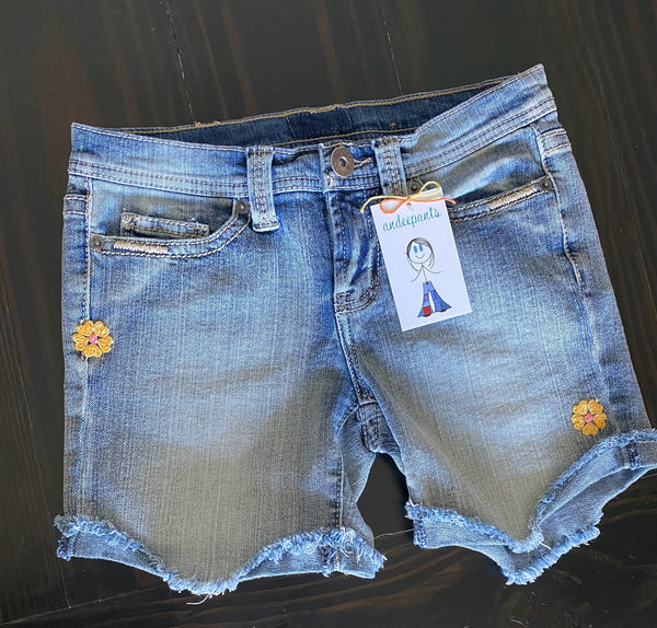 ladies shorts life Size 3